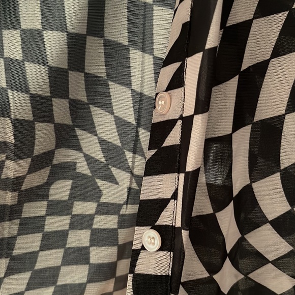 sheer, fitted, checkered button up - Picture 4 of 4